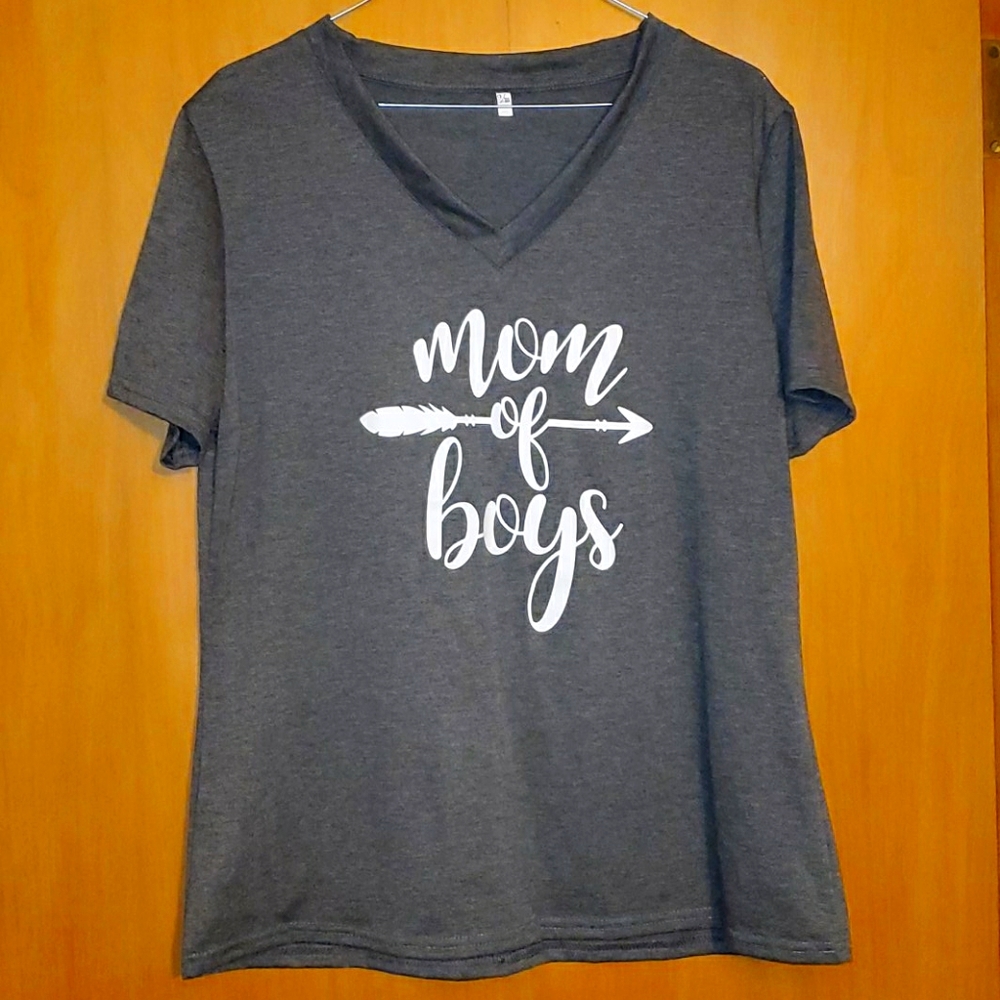Dark Grey Tshirt "Mom Of Boys" L/XL - Picture 1 of 3